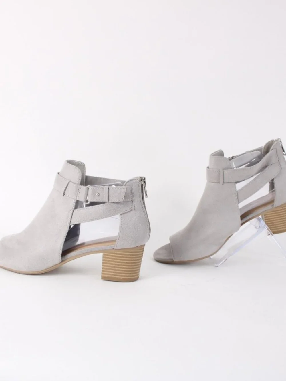 City Classified Heeled Booties Sz 10 Gray Buckled Peep Toe Man Made 2" Bootie - Picture 4 of 8